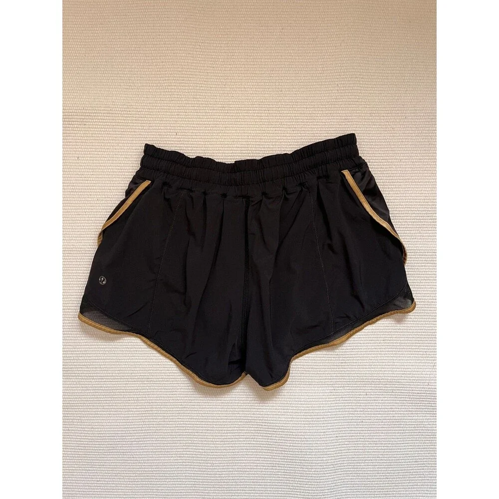 Lululemon Super Squad Short in Black/Gold Size US 6